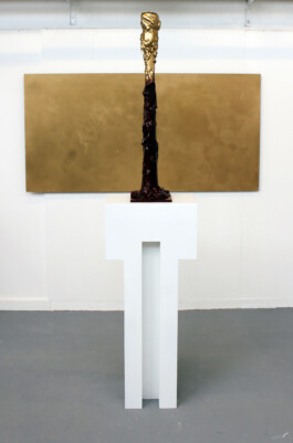 Plinth, Object, and Backboard 